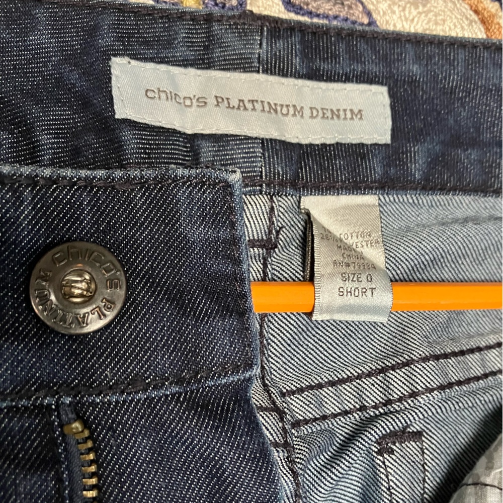 Chico’s Platinum Denim, size O Short. Ultimate Fit BootLeg. 5 pocket w/zip fly. - Picture 3 of 4